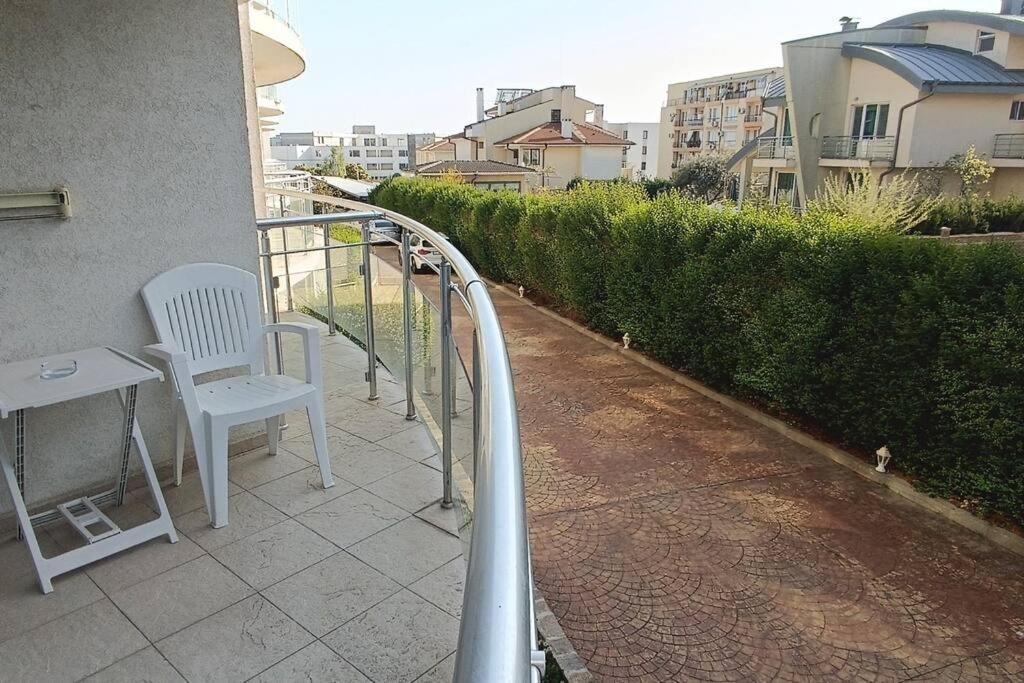 Atlantis Studio Burgas City Exteriér fotografie