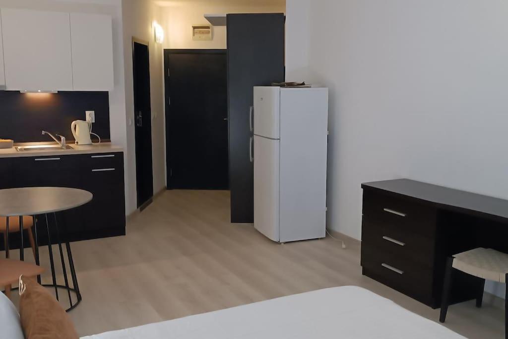 Atlantis Studio Burgas City Exteriér fotografie